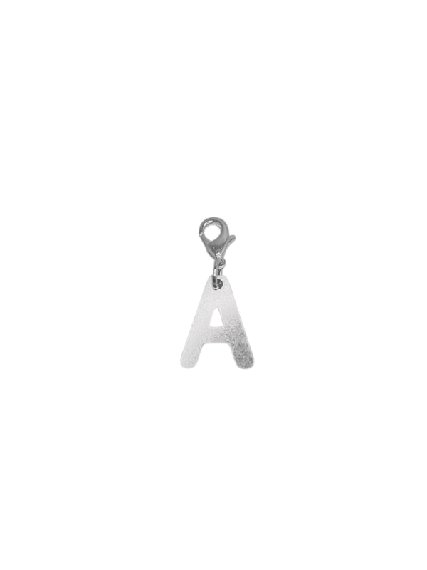 CHARM PLATA LETRA CATALINA