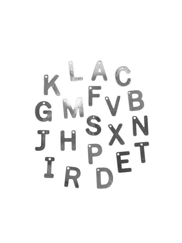 CHARM PLATA LETRA CATALINA
