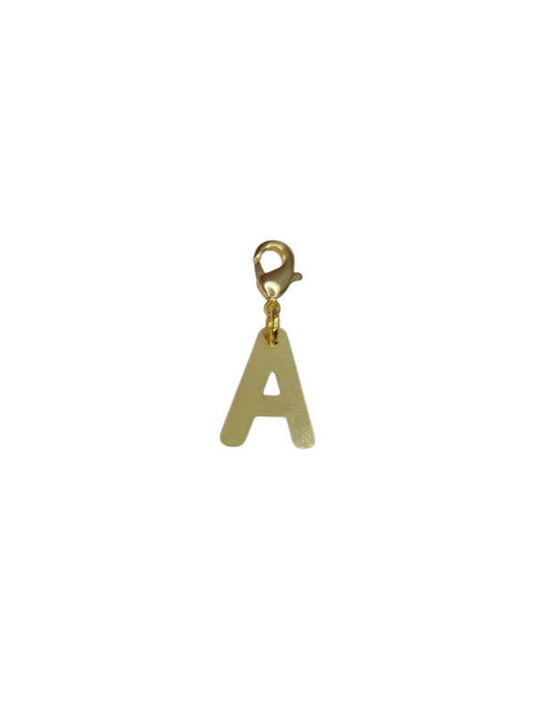 CHARM ORO LETRA CATALINA