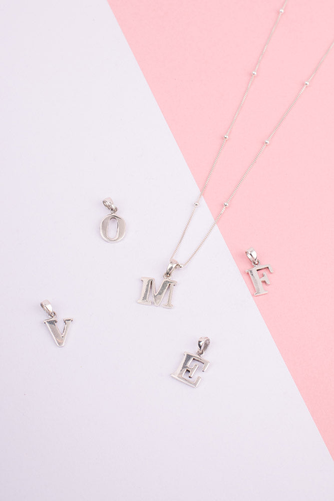 COLLAR PL LETRA ANTONIA