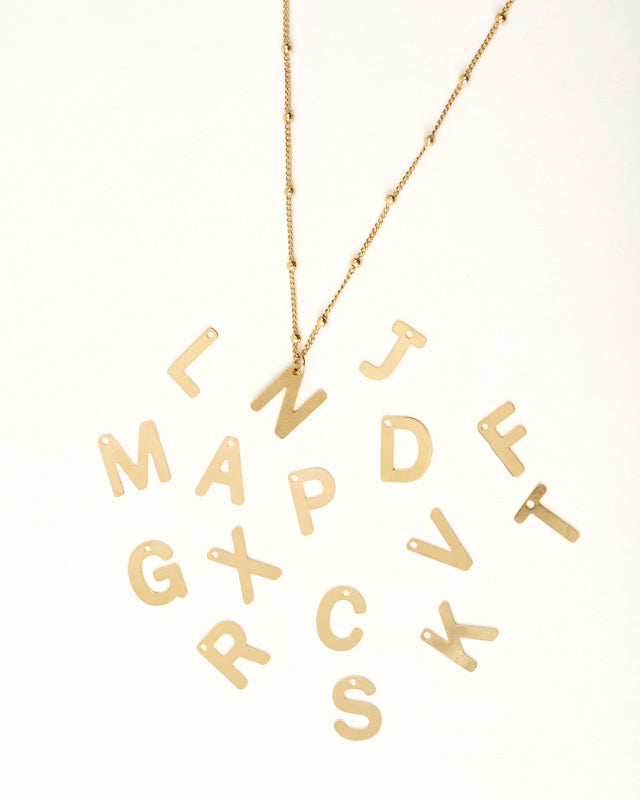 COLLAR ORO LETRA CATALINA